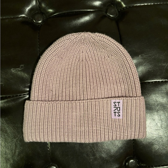 Stratus Vertical Merino Beanie - Picture 3 of 3